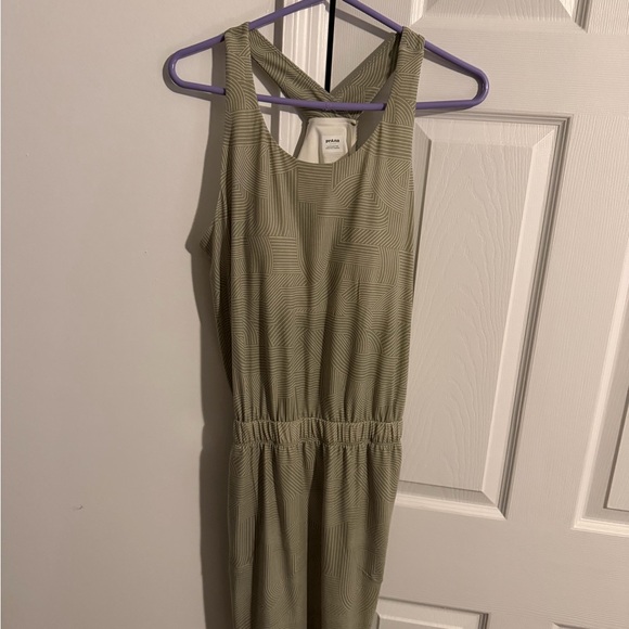Prana Dresses & Skirts - Prana light green short dress with built in bra and pockets.